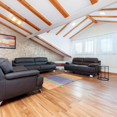 Apartment The Loft Ρόβινι Εξωτερικό φωτογραφία