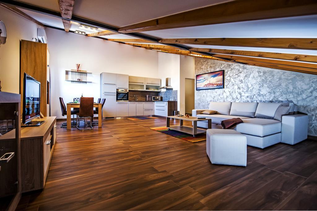 Apartment The Loft Ρόβινι Εξωτερικό φωτογραφία