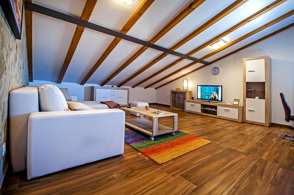 Apartment The Loft Ρόβινι Εξωτερικό φωτογραφία